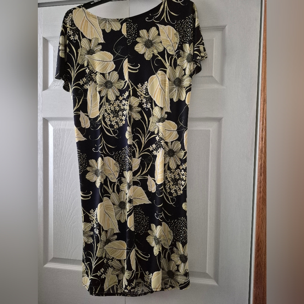 Signature by Robbie Bee Black and Yellow Mini Sheath Dress